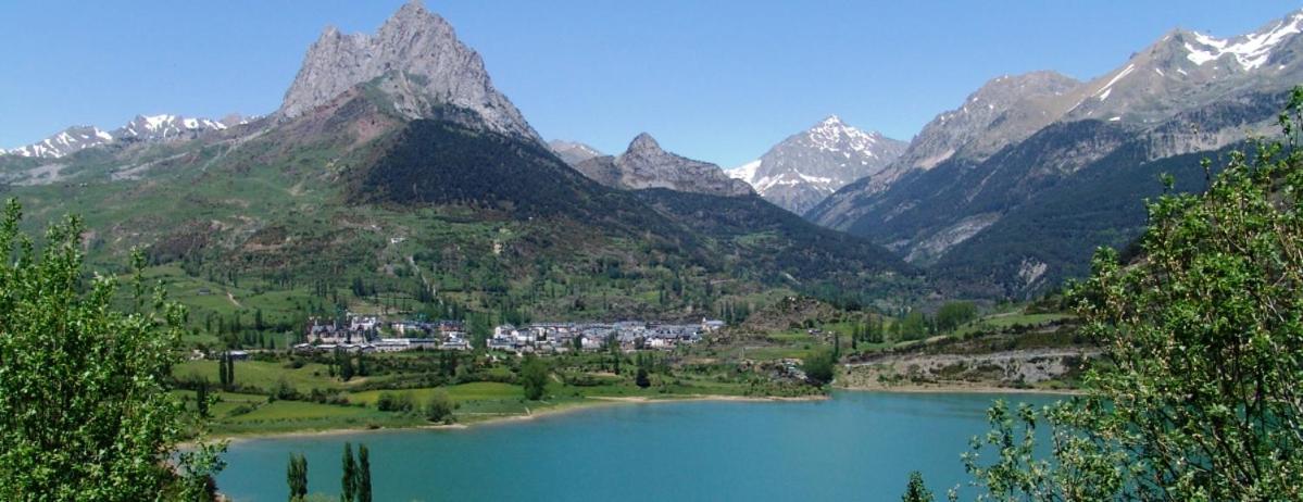 Bajo Con Terraza Y Vistas A Las Montana En Formigal Eksteriør billede