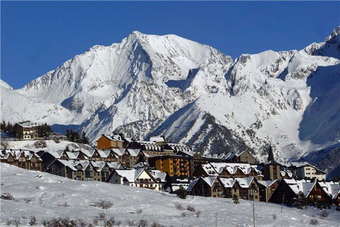 Bajo Con Terraza Y Vistas A Las Montana En Formigal Eksteriør billede